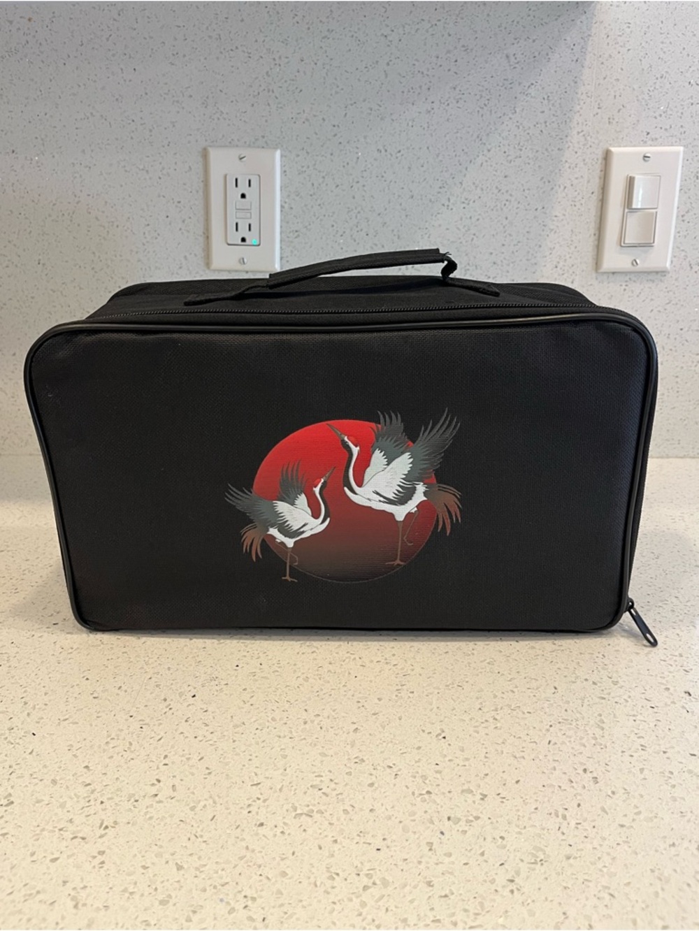 Sake Set With Crane Design & Travel Case NWT - Picture 8 of 9